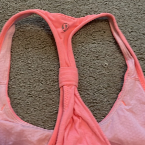 Lululemon work out top - Picture 3 of 8